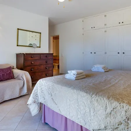 Ursinho By Algarve Holidays * אלבופיירה